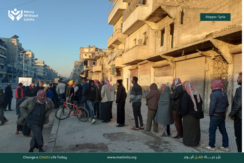 جنباً إلى جنب مع أهلنا.. توزيع الخبز ضمن استجابة رحمة بلا حدود الطارئة في مدينة حلب